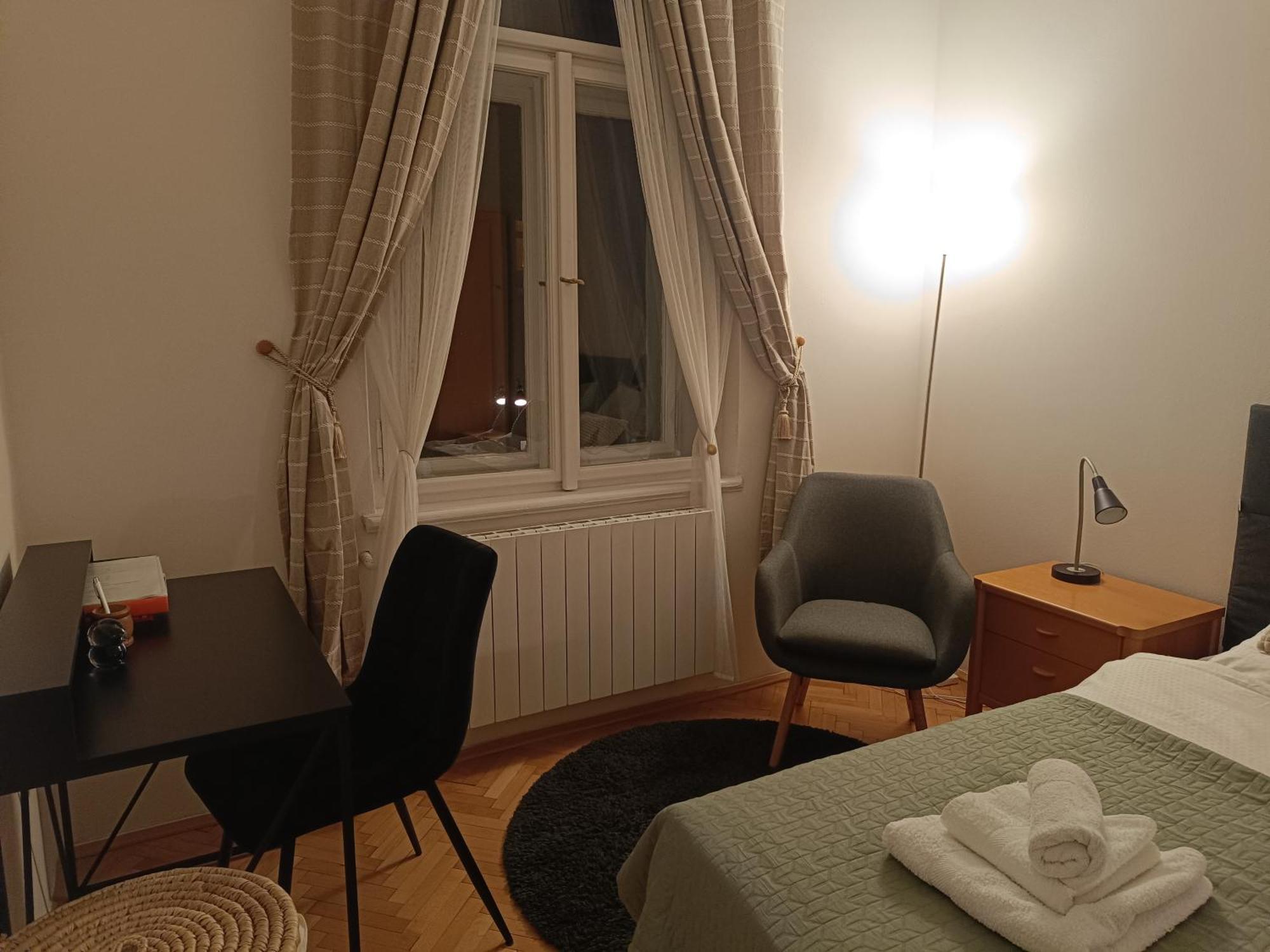 Janlouis Apartment