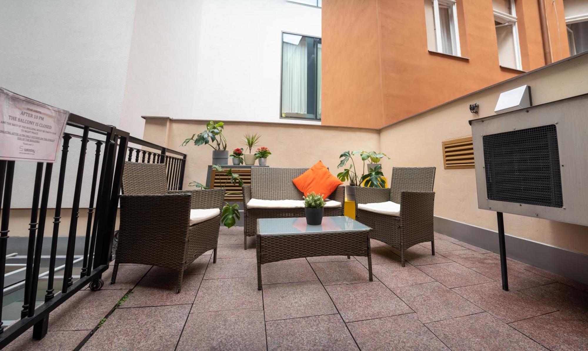 Hostel Safestay Prague Charles Bridge