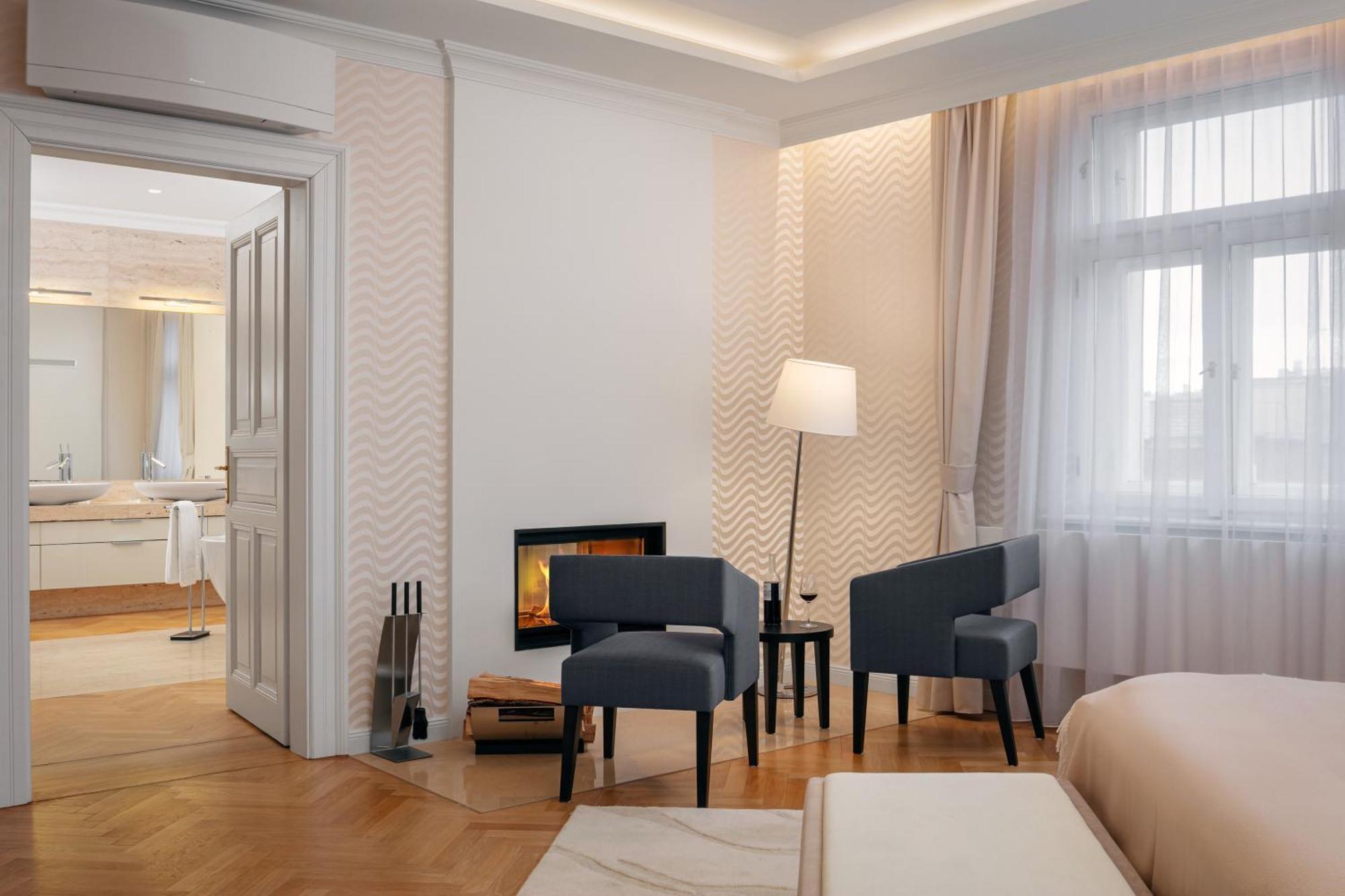 R16 Residences Aparthotel