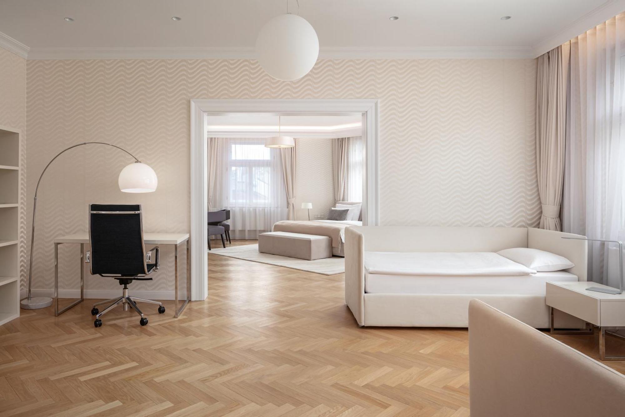 R16 Residences Aparthotel