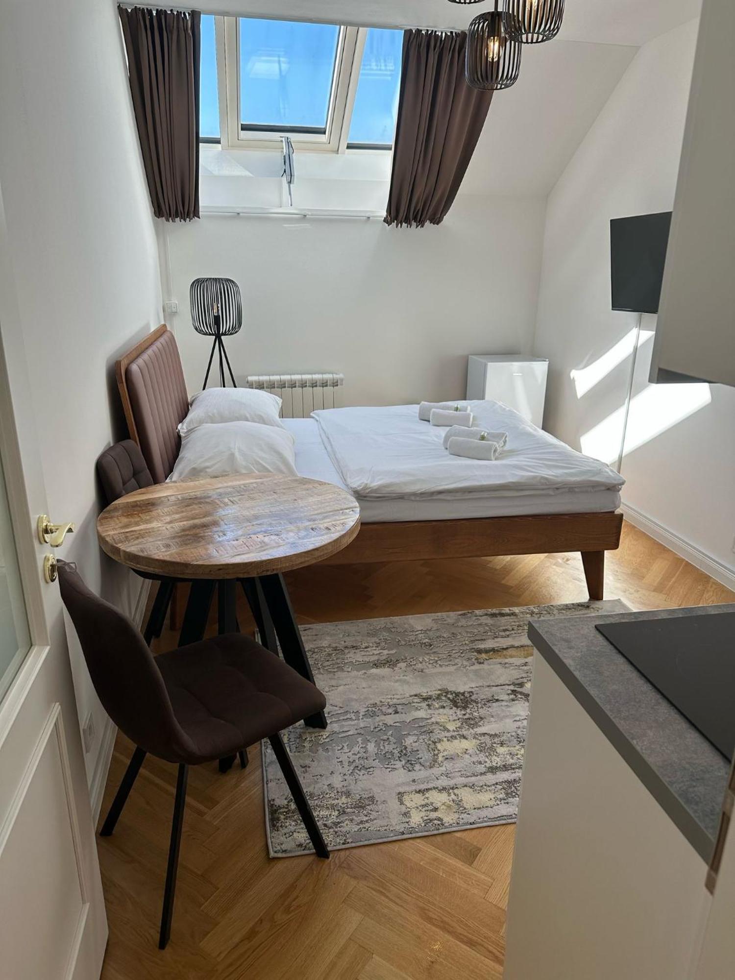 Rasinovo Nabrezi - Riverside 4* Prague