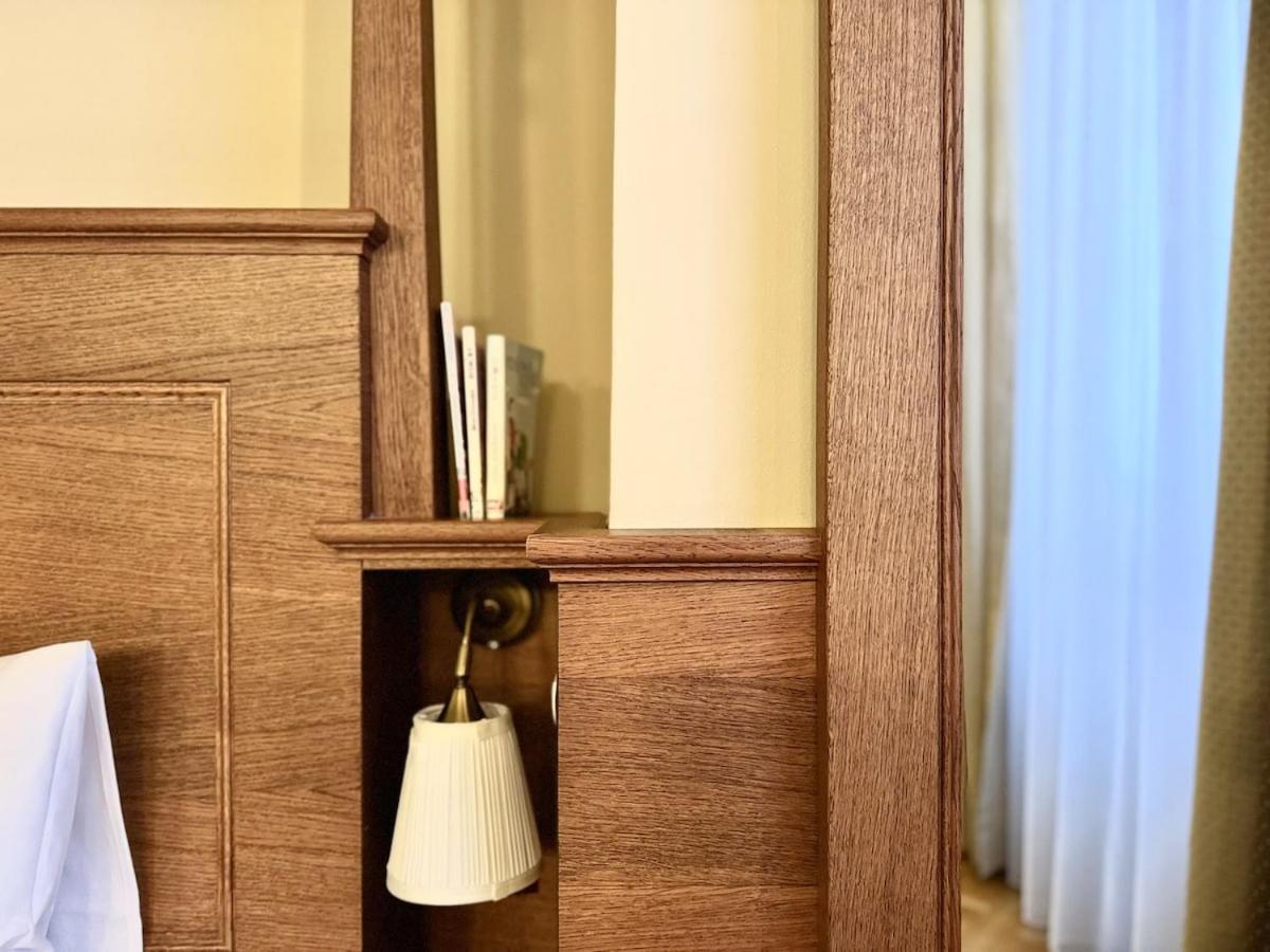 Apartment Traditional