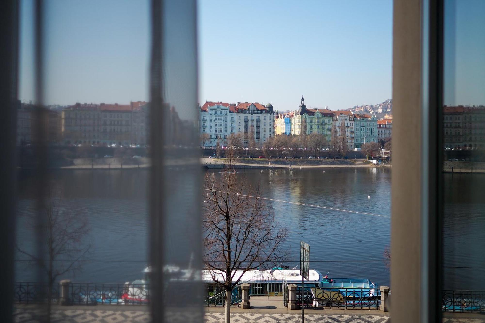 Rasinovo Nabrezi - Riverside 4* Prague
