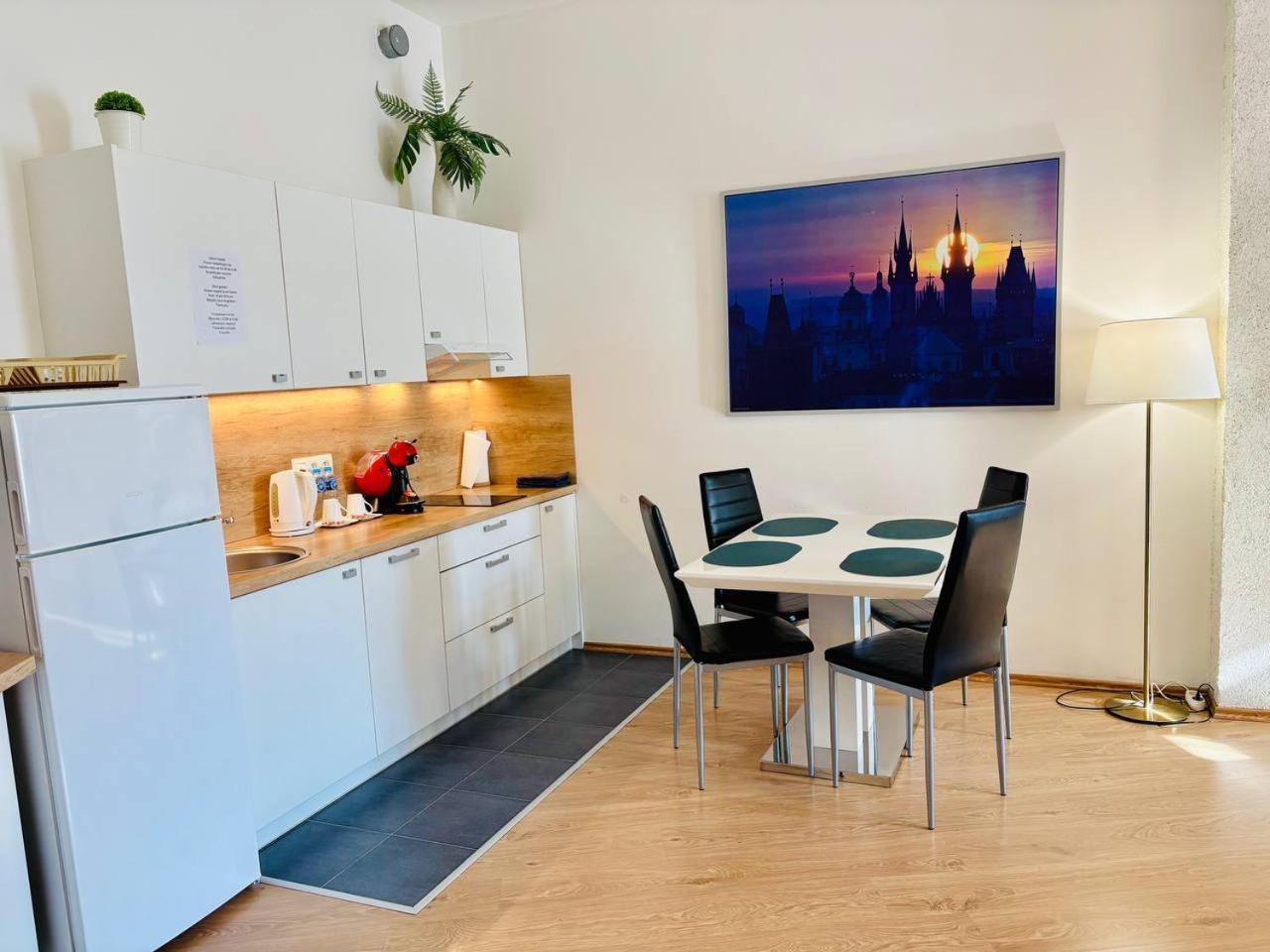 Apartment Maria - Free Parking Prag