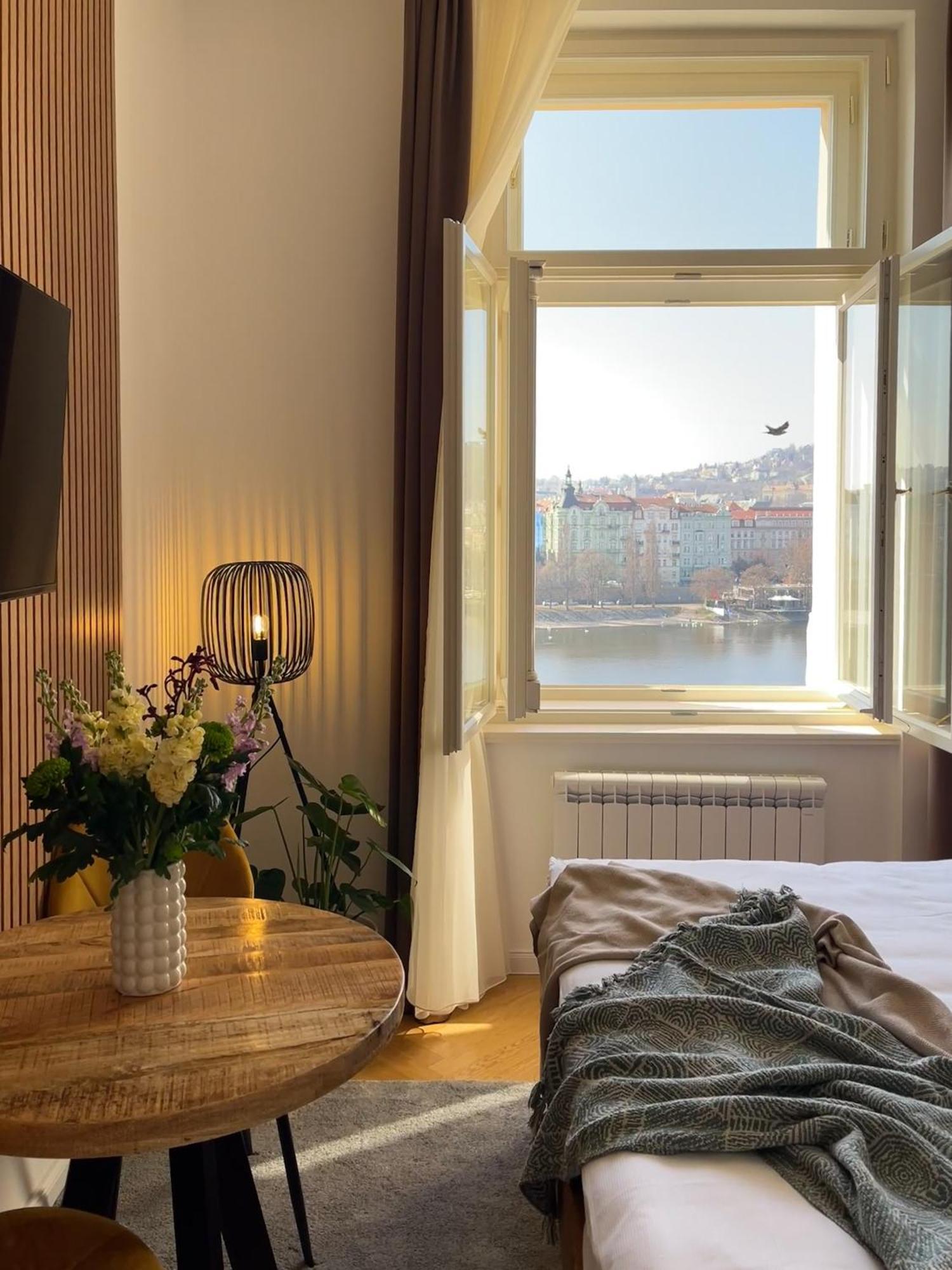 Rasinovo Nabrezi - Riverside 4*