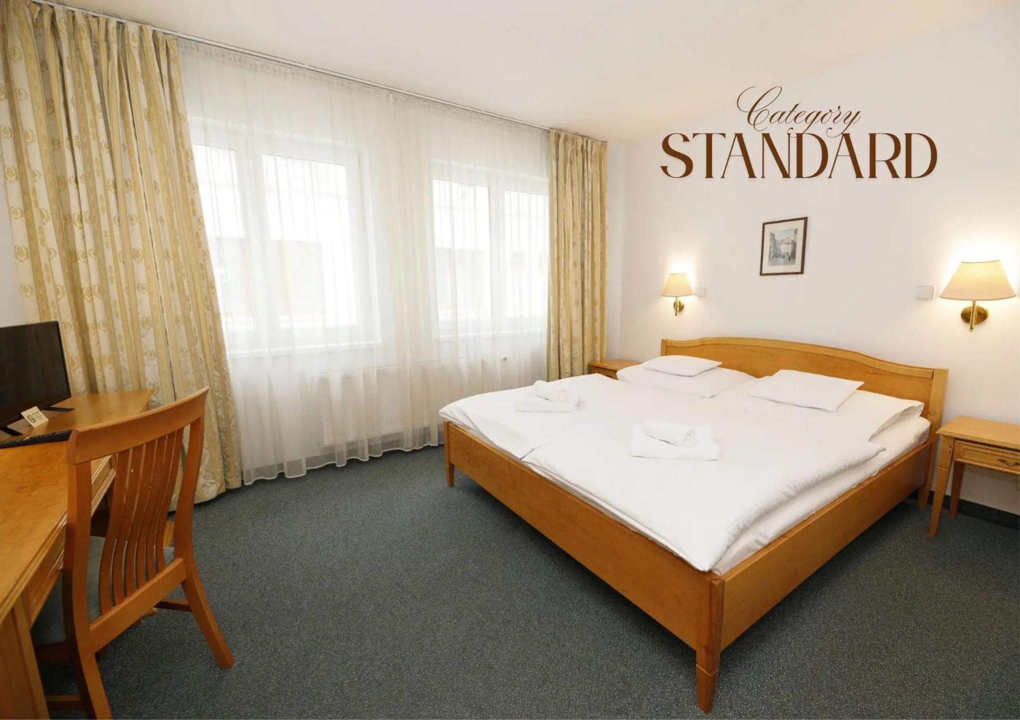 Hotel Claris 3*