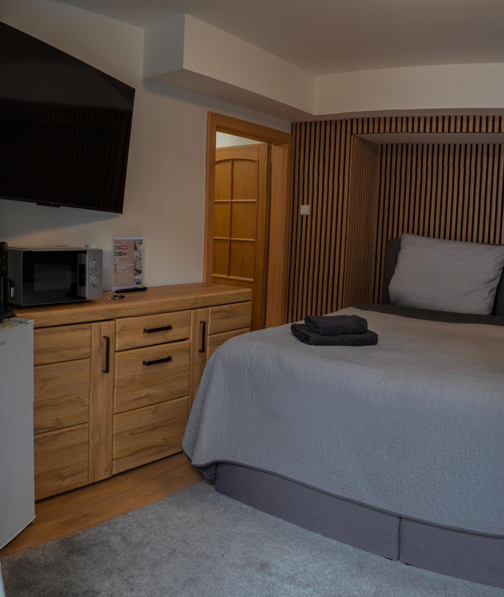 Airport Luxury & Apartment