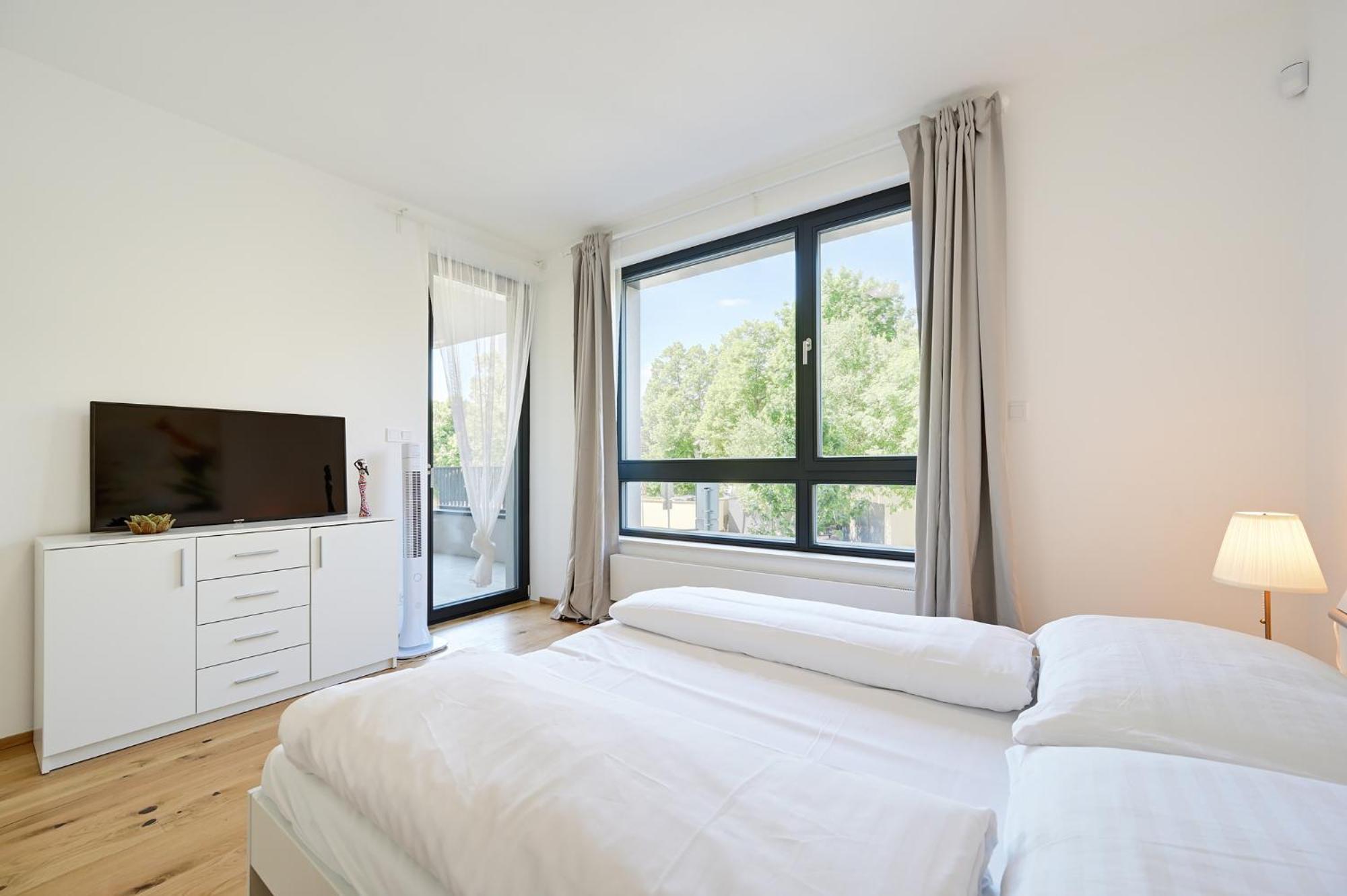 Luxury 1bdr Only 8 Min To Dancing House Prag