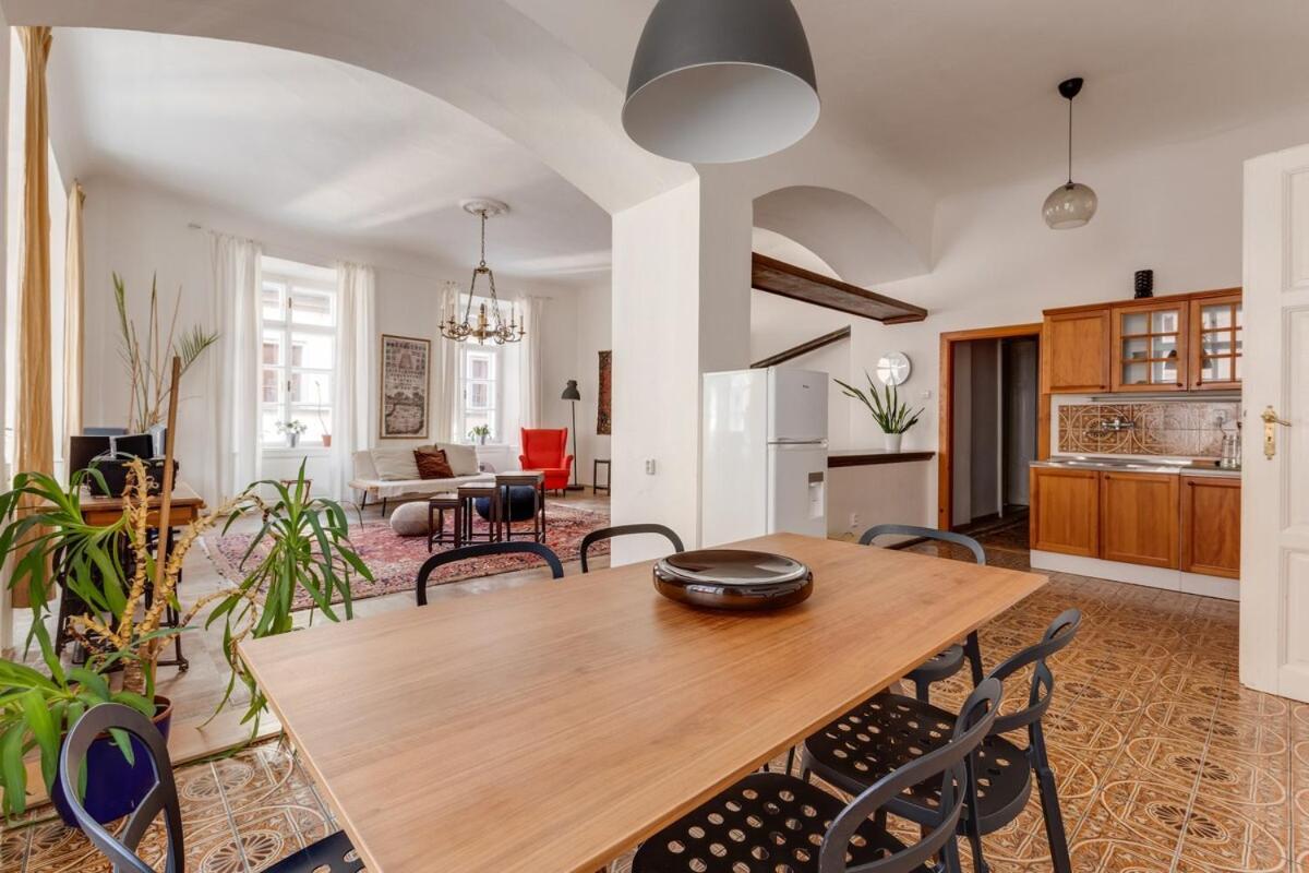 Old Town Magical Comfy 2bdr Historic House