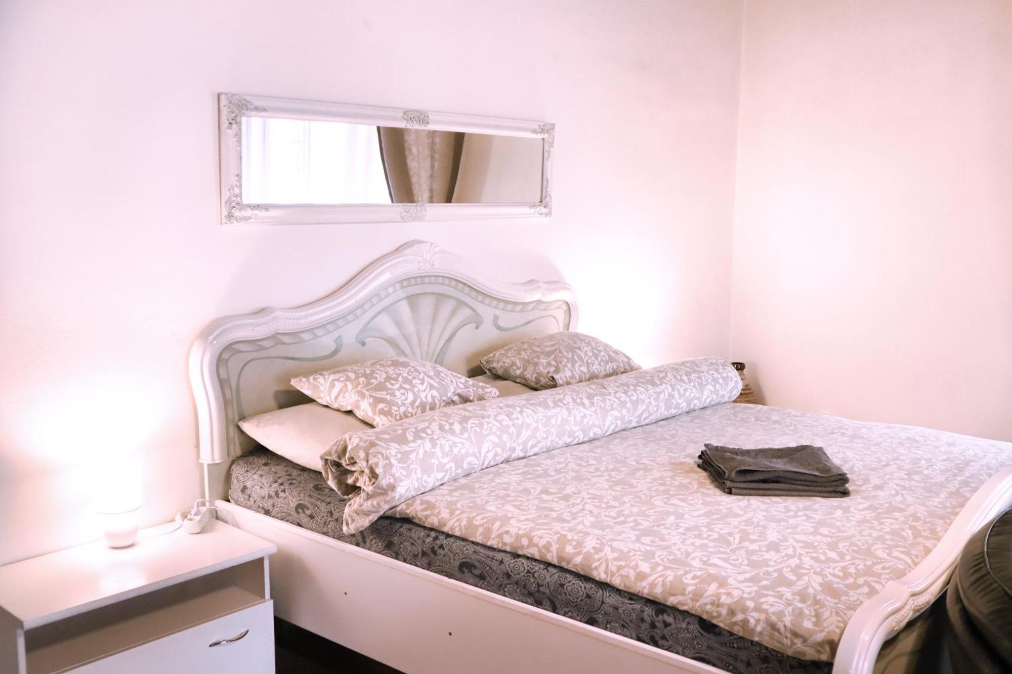 Apartment At The Blue Lion & Parking Assistance Prague