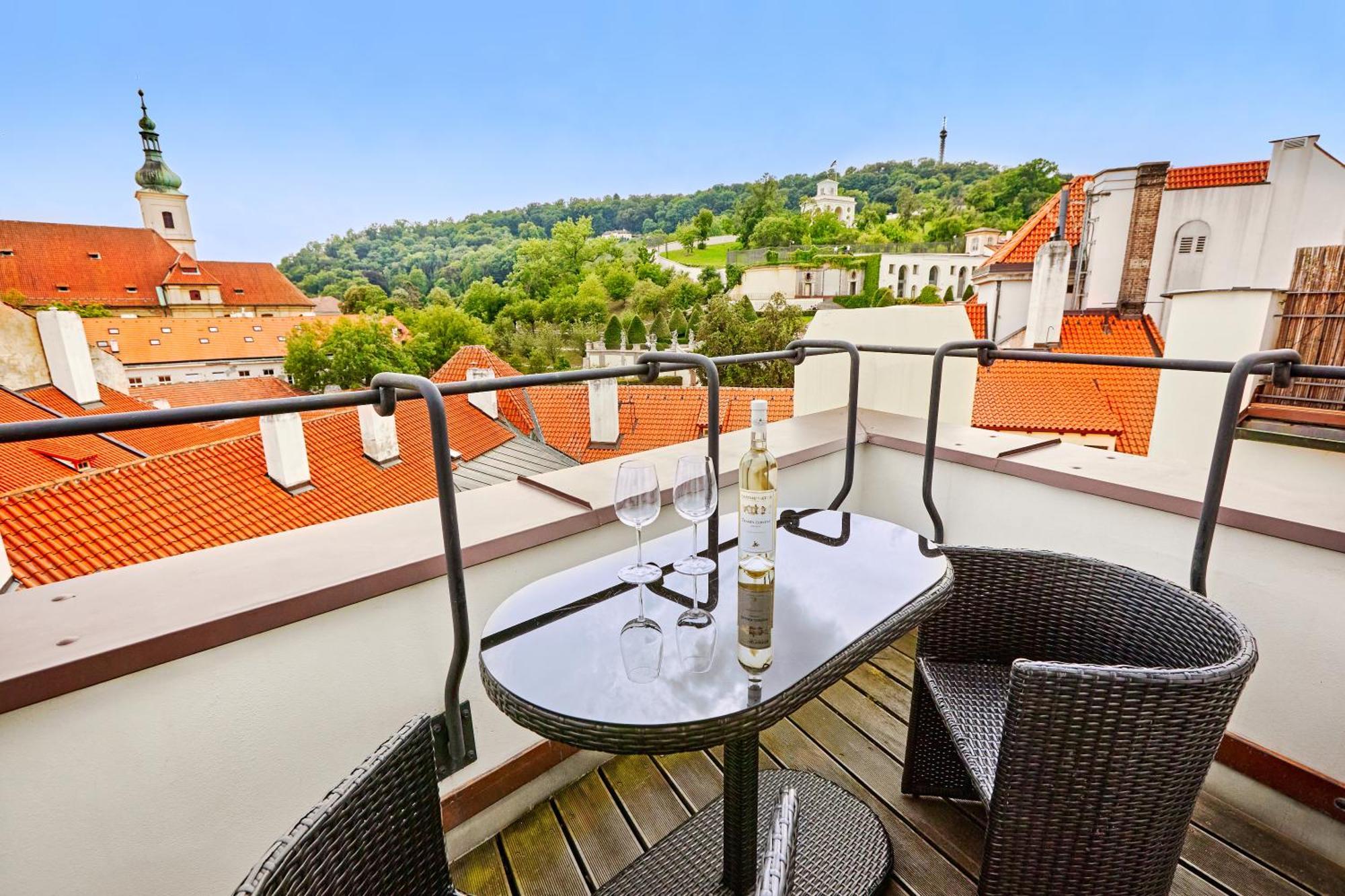 Apartment At The Blue Lion & Parking Assistance Prague