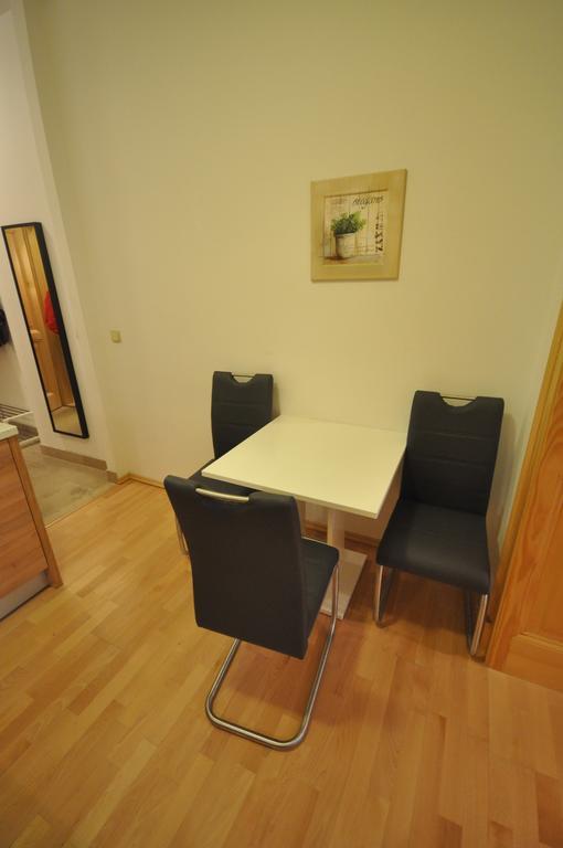 Apartment Husitska Prag