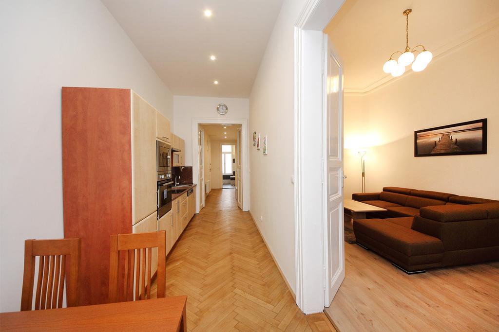 Historic Centre V Apartment *
