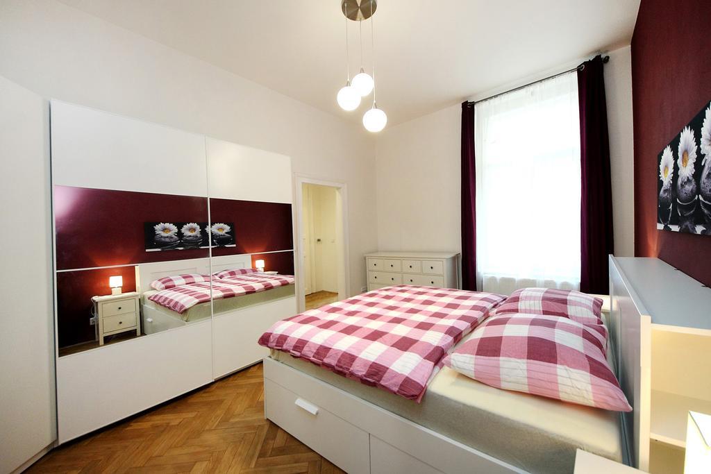 Historic Centre V Apartment *