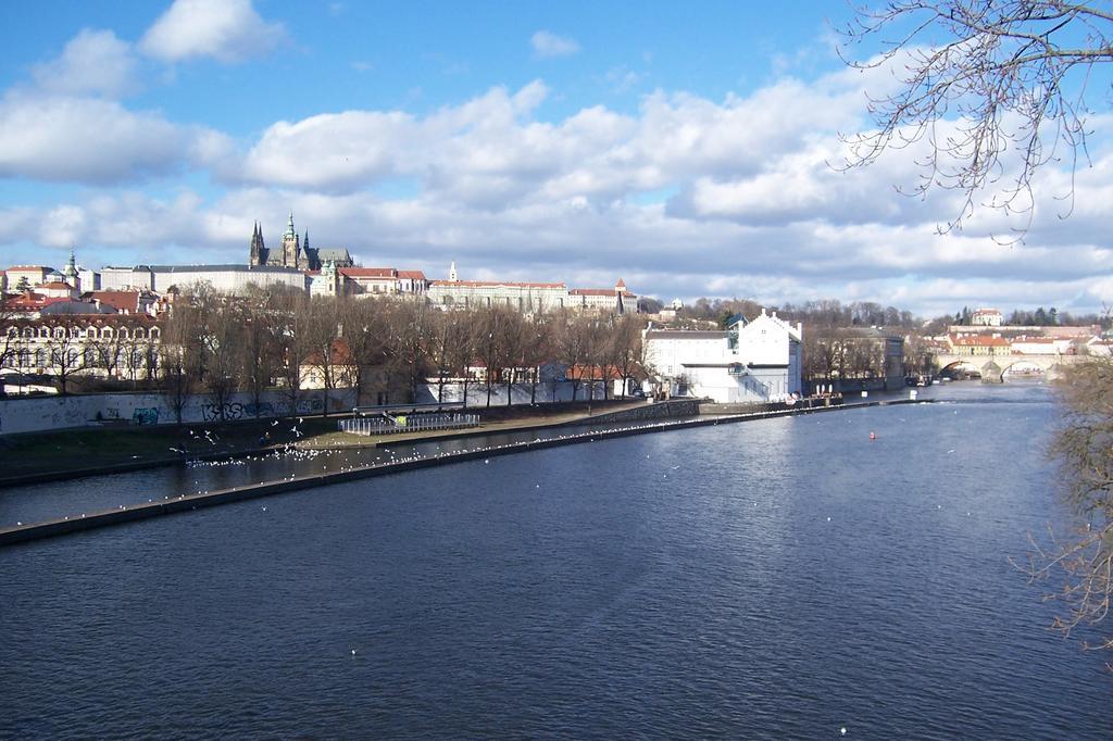 Near Lesser Town * Prag