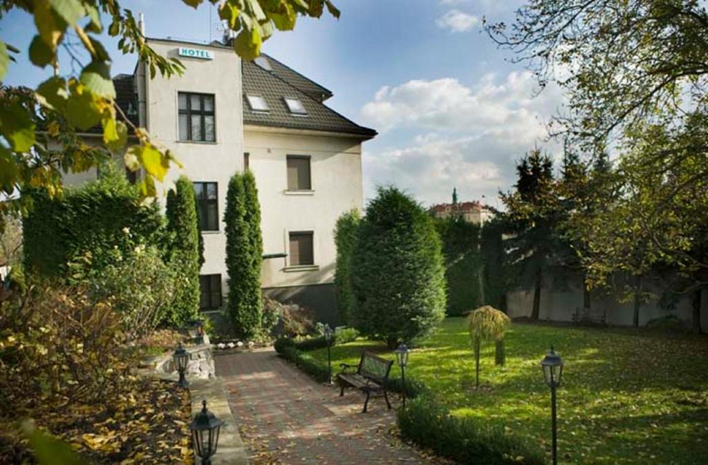Anton Hotel 3*