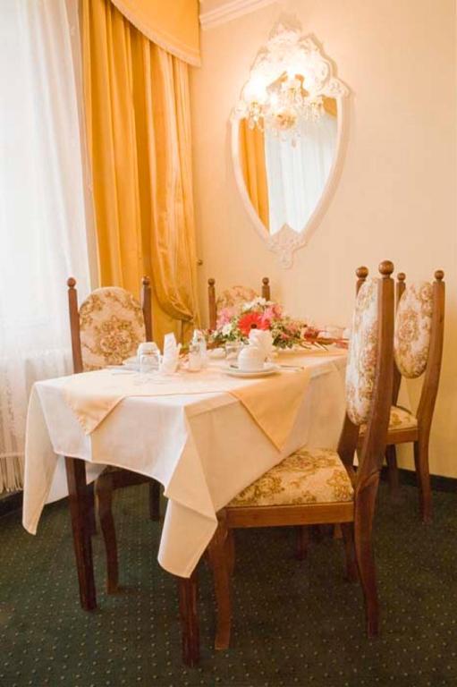 Anton Hotel