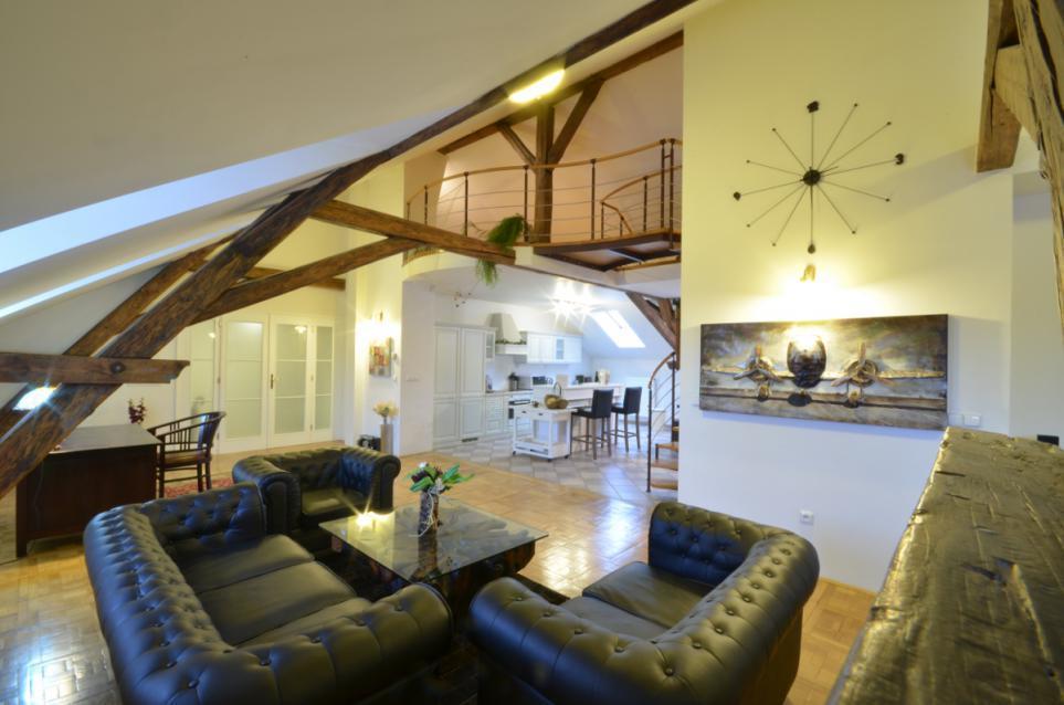 Attic Hastalska Prag