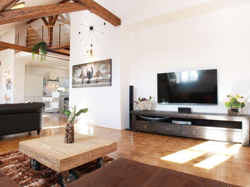 Attic Hastalska Prag