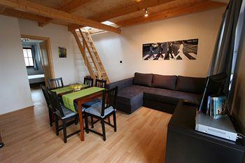 Apartment Family 6