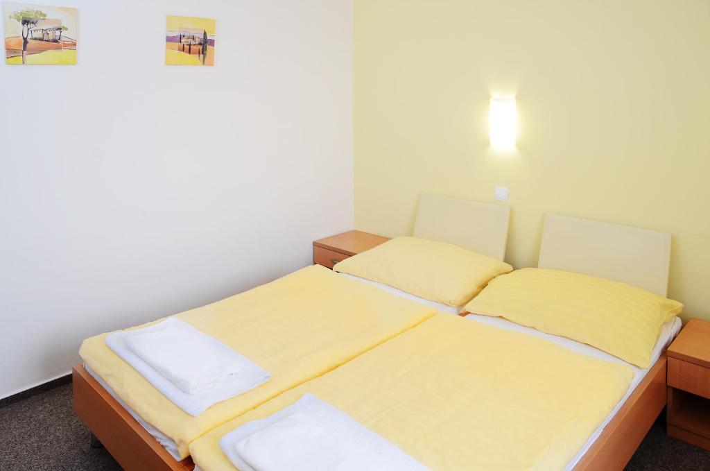 Imos Hotell 3*