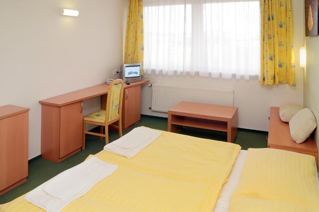 Imos Hotell 3*