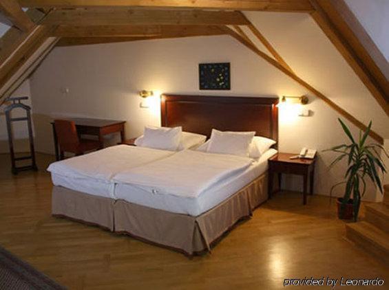 Charles Bridge & By Sivek Aparthotel 4*