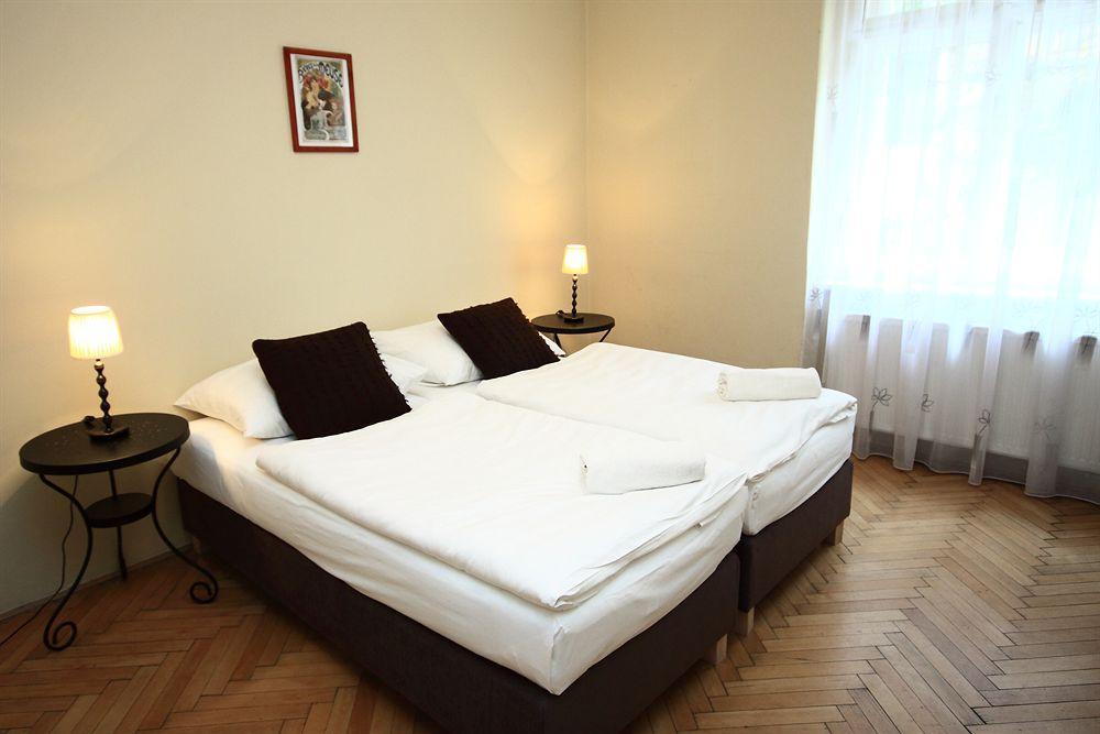 Leo Old Town Apartment