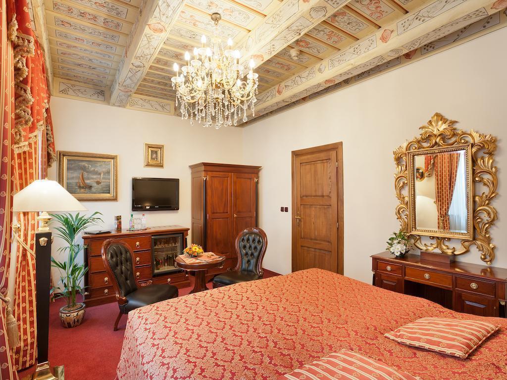 U Zlatého Stromu Hotel