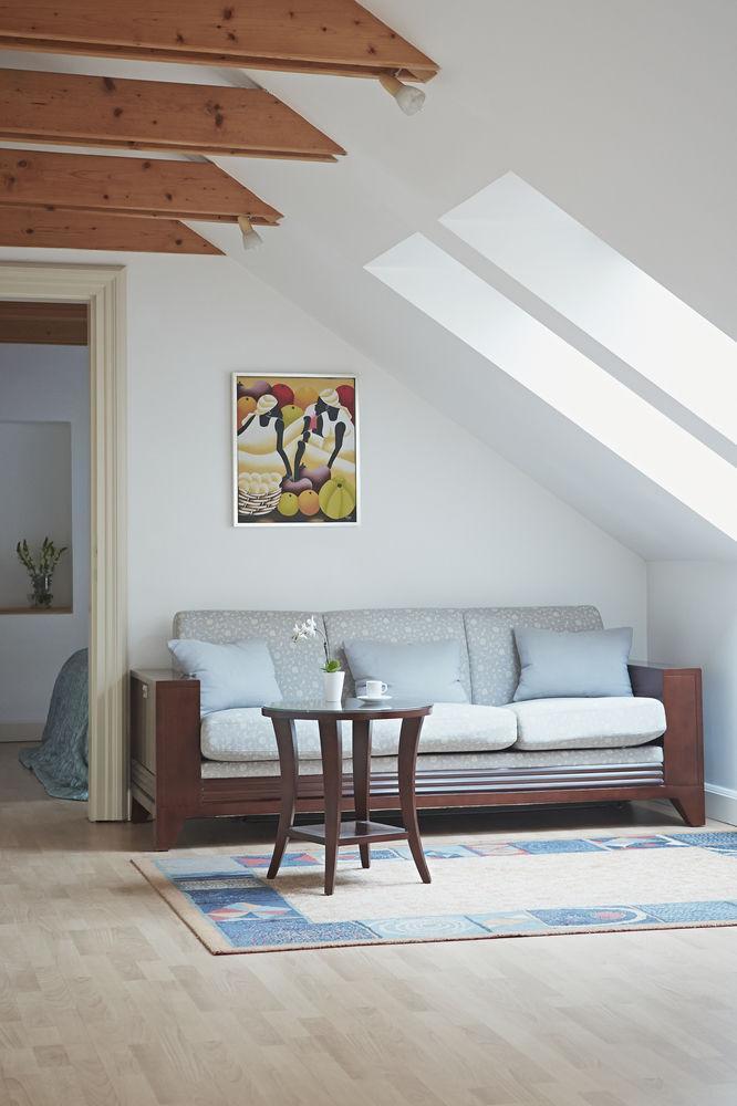 Almandine 4* Prague