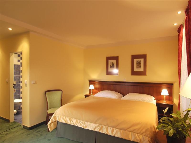 Hotell Ea Jeleni Dvur Castle