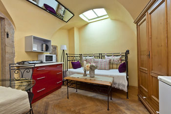 Black Star Hotel 4*