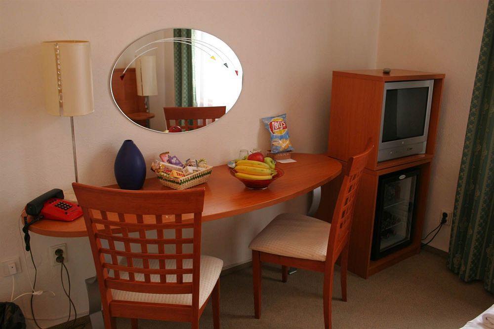 Hotell Gallery Sis 3*