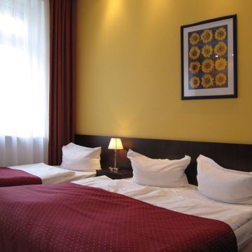 Royal Plaza 3*
