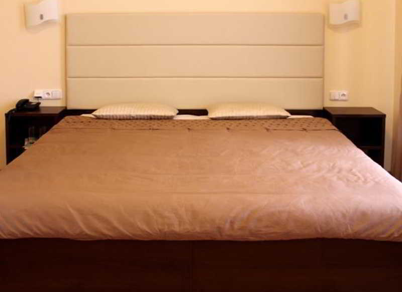 Unique Hotell 4*