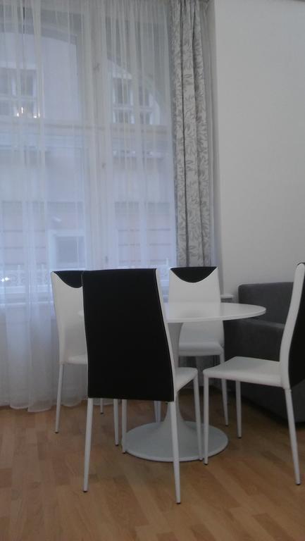 Apartment Reznicka 3 Prague