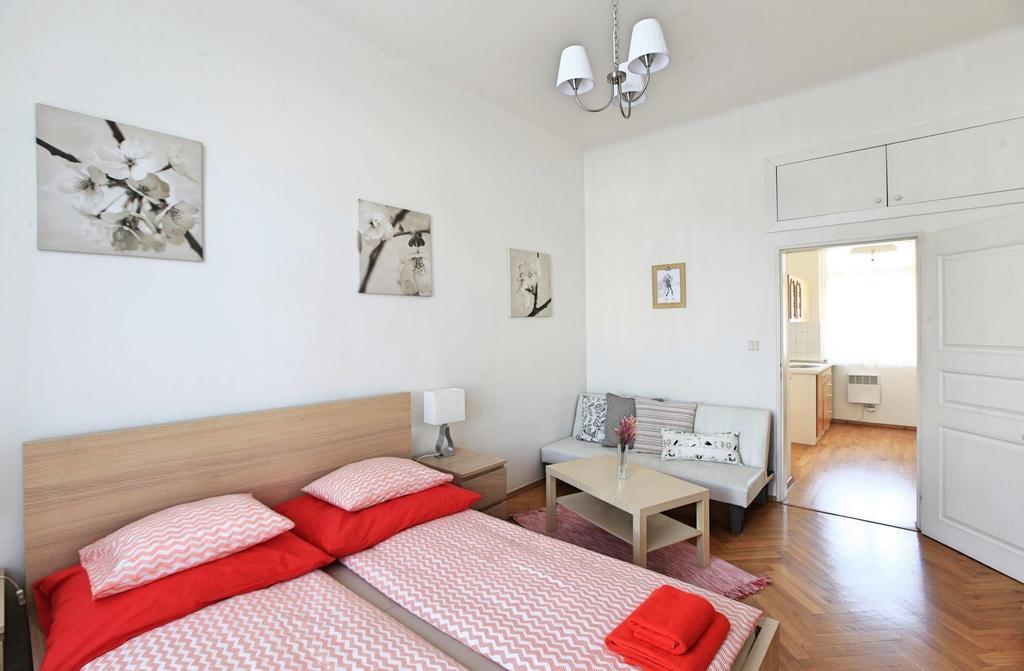 Angel Aparthotel