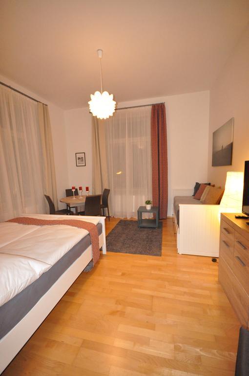 Apartment Husitska Prag