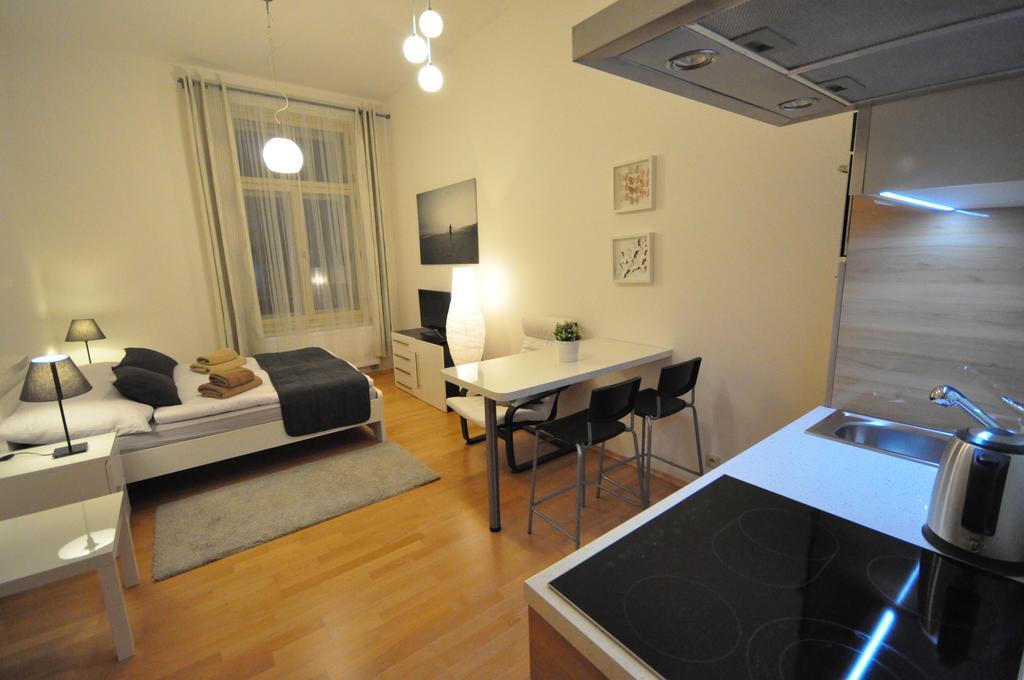Apartment Husitska Prag