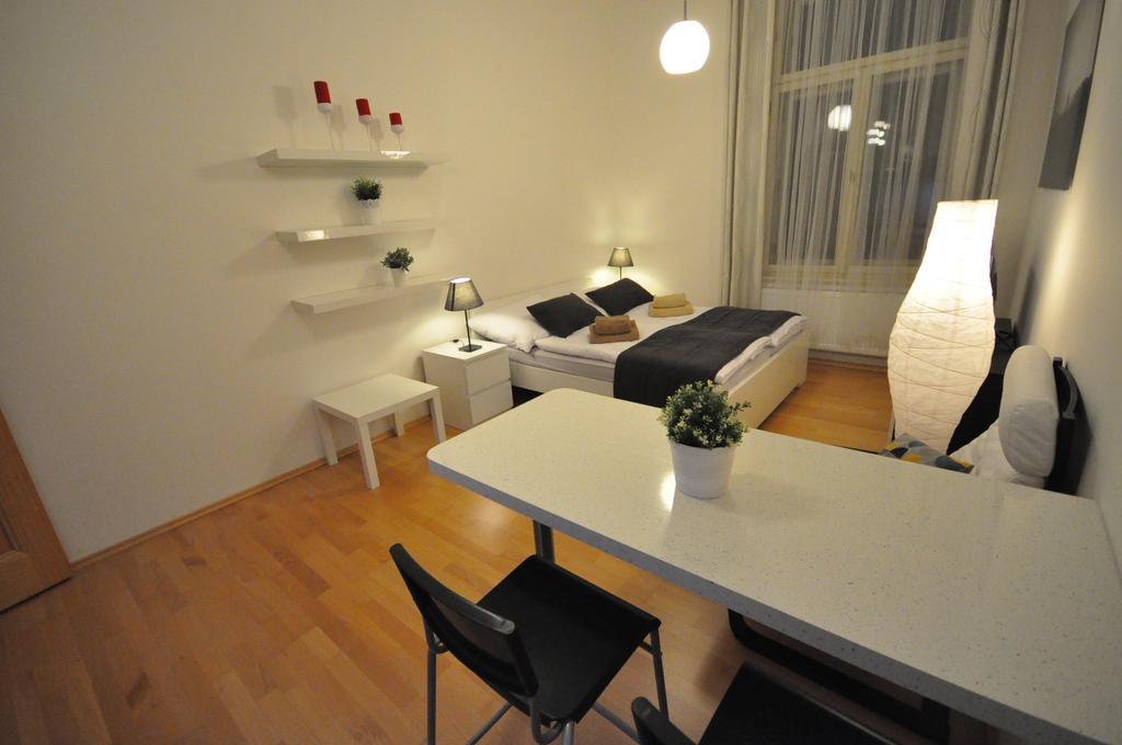 Apartment Husitska Prag