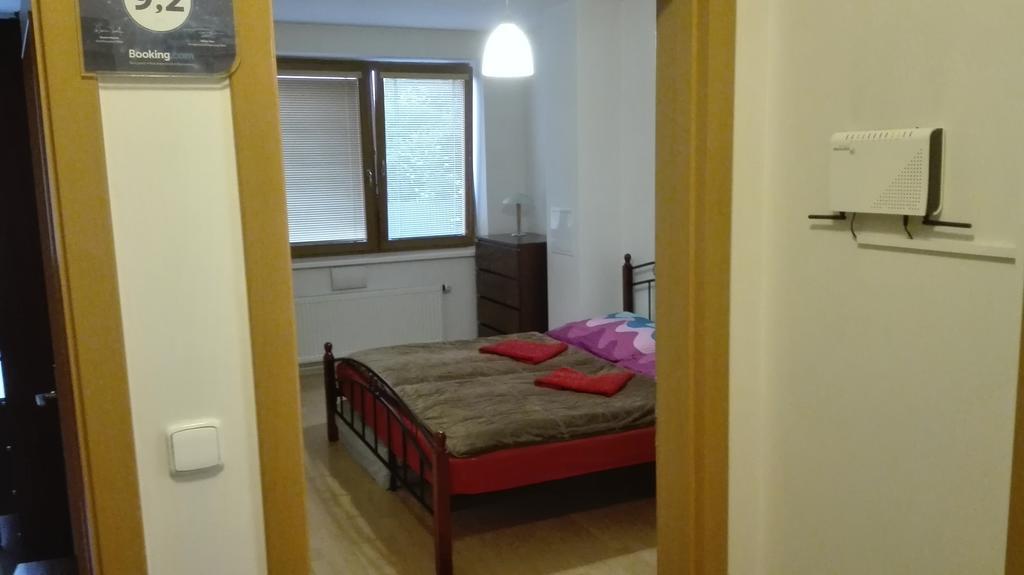 Mojmirova * Prag