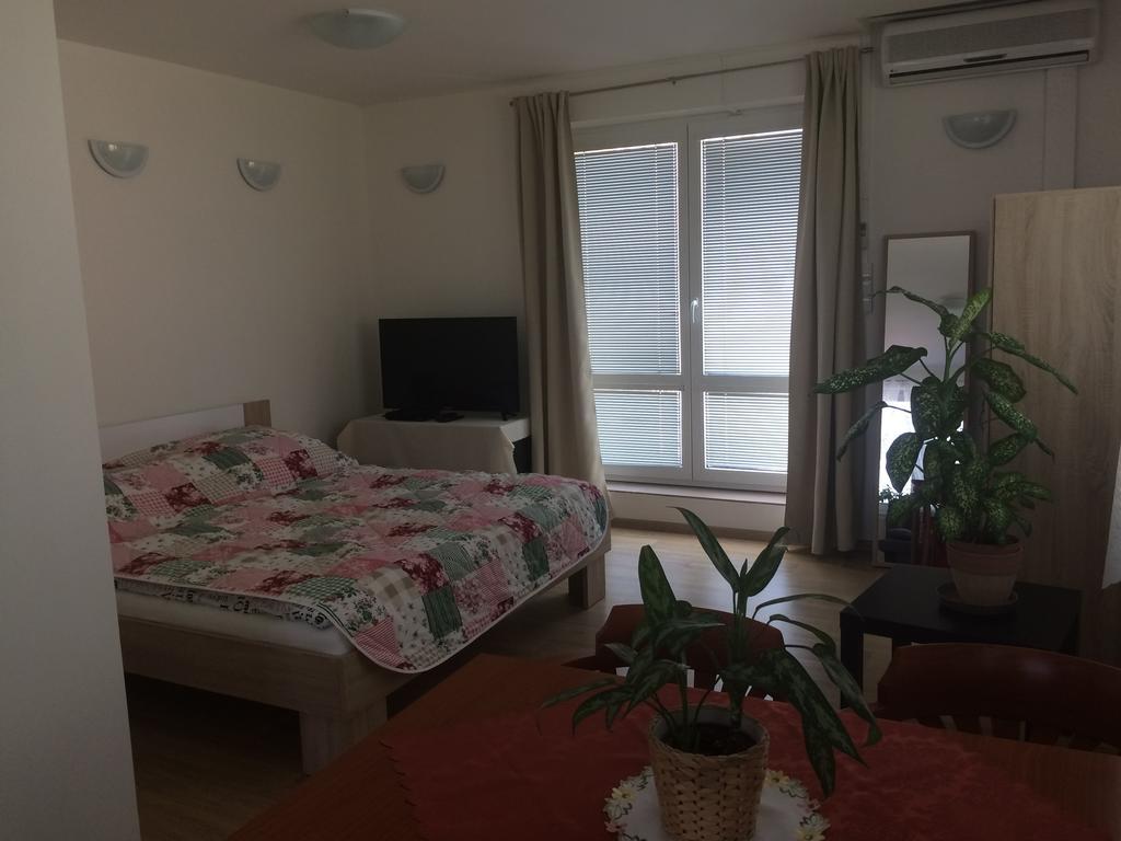 Apartment 4