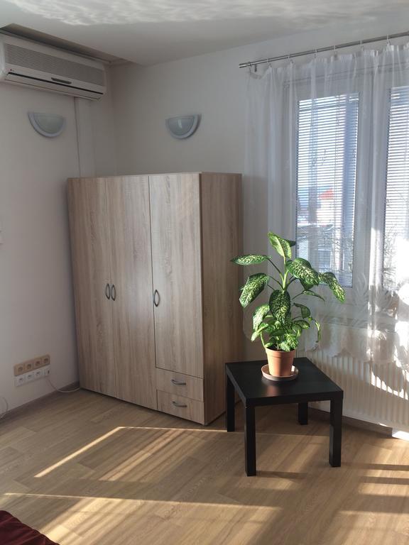 Apartment 4 *