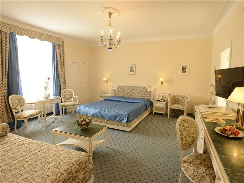 Hotel Ambassador Zlata Husa 5*