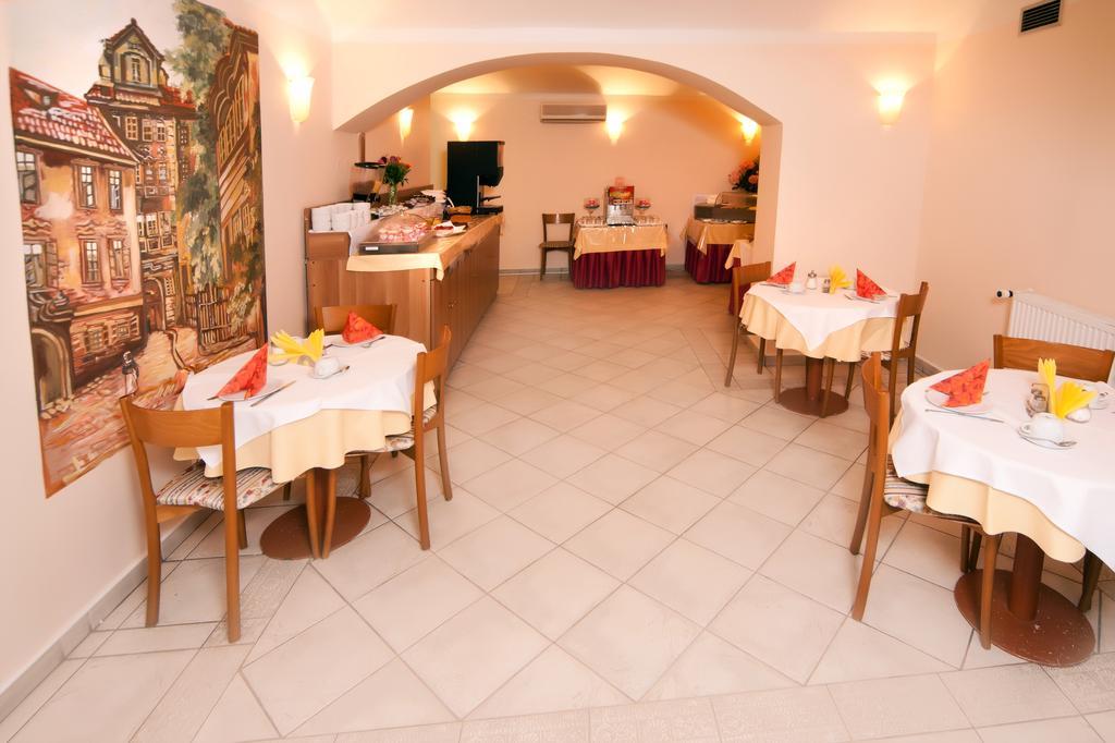 Select 3* Praha