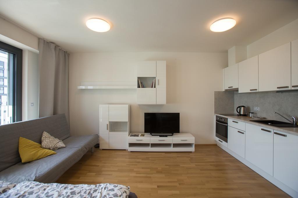 006 Angel Apartment *