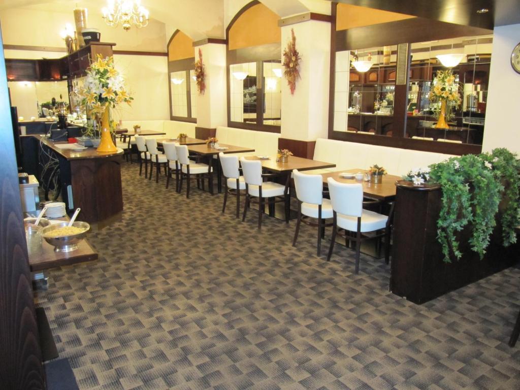 Hotel Amadeus 3*