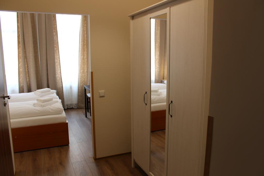 Hotell Gallery Sis 3*
