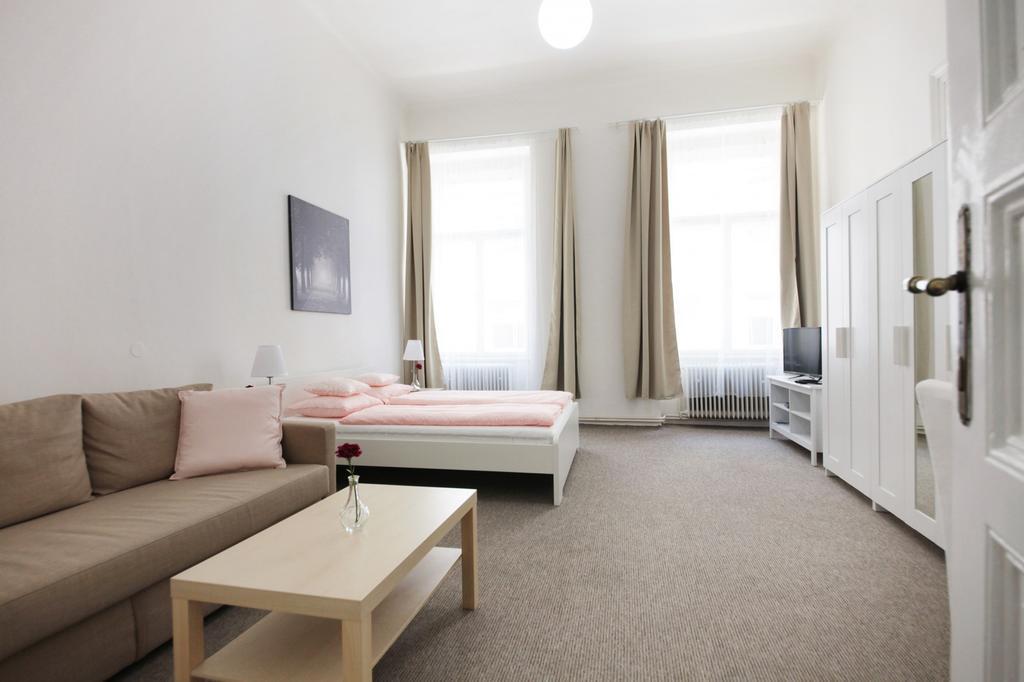 Wenceslas Aparthotel 3*