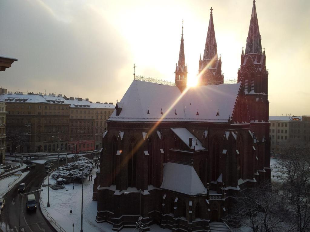 Onefam Miru Prag